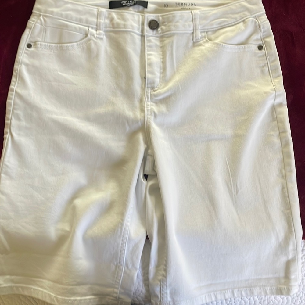 Vera Wang Bermuda Shorts